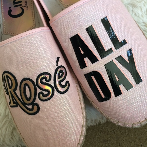Circus by Sam Edelman “rosé all day” slip on shoes - Picture 2 of 5